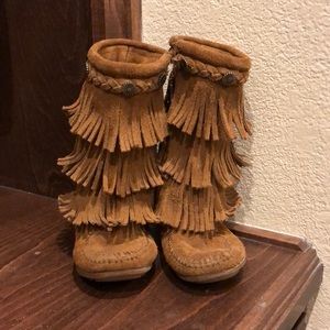 Girls Minnetonka boots